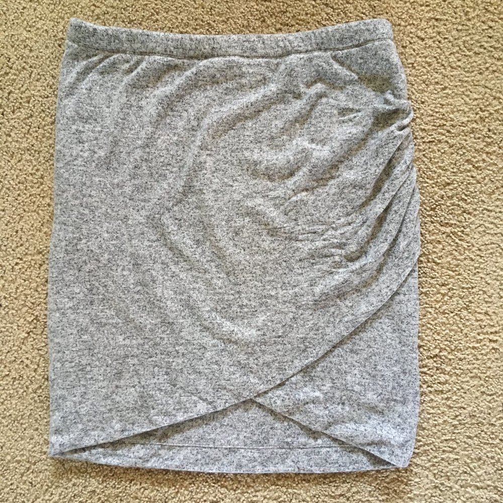Express Warm Gray Pull On Skirt M NEW